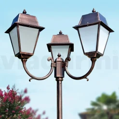 Viadurini Lighting Gartenlampion-Laternenpfahl mit 3 Lichtern im Vintage-Stil aus Aluminium und Glas, hergestellt in Italien – Doroty