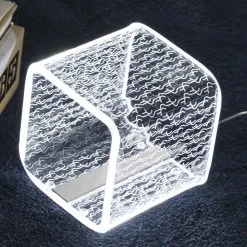 Viadurini Lighting Moderne Tischlampen-LED-Lampe in transparentem Acryl-Kristall-Laser-Dekor - Robiola