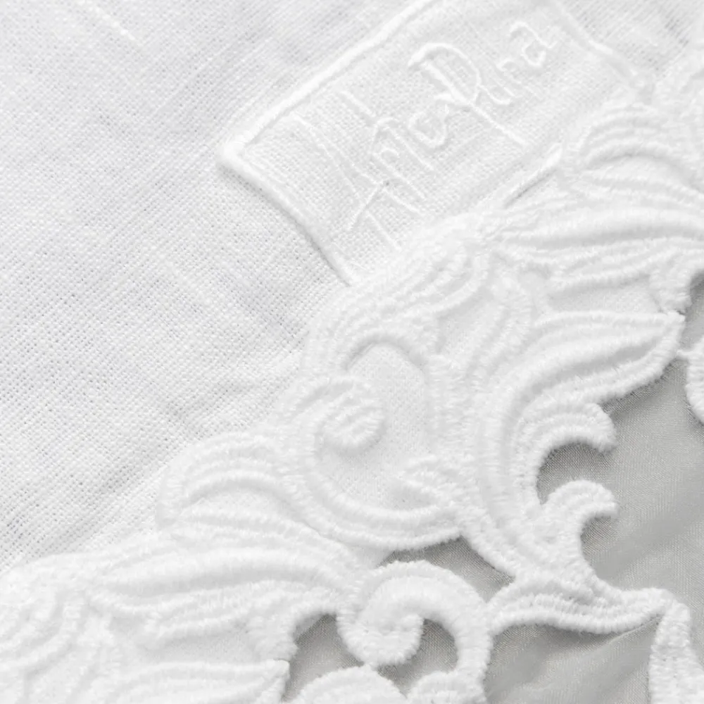 Viadurini Textile Runner-Leinen Tischläufer mit weißer Spitze, italienische Luxusqualität - Farnese