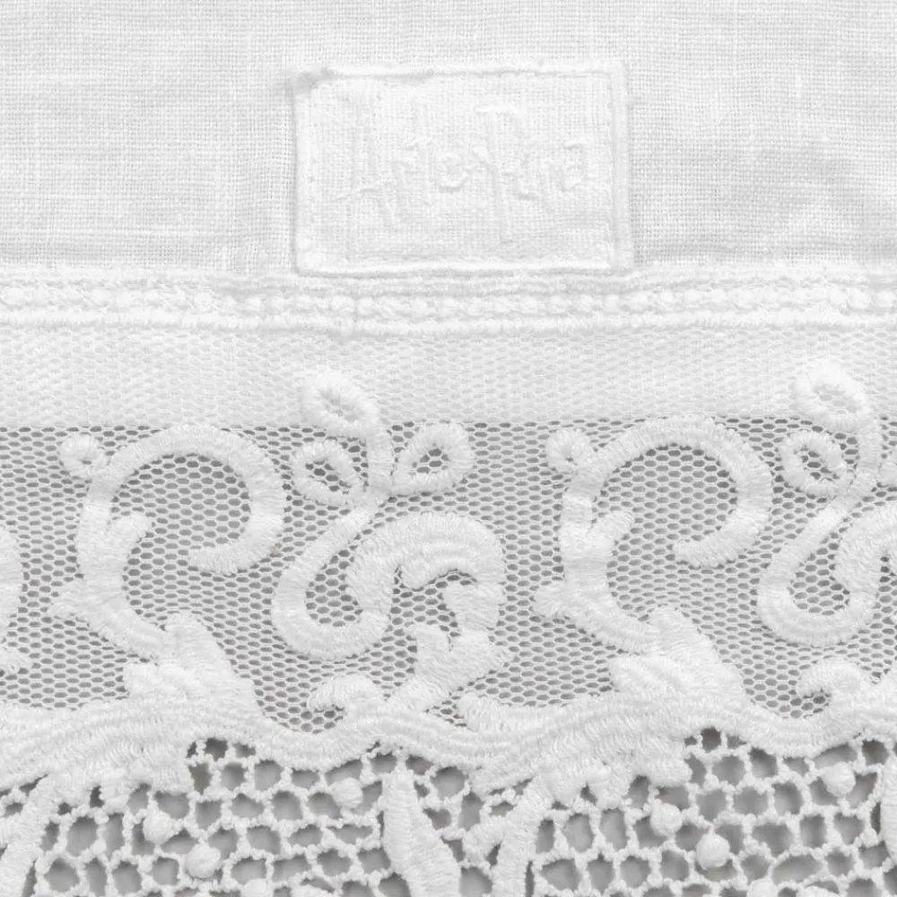 Viadurini Textile Runner-Leinen Tischläufer mit weißer Spitze, italienische Luxusqualität - Farnese