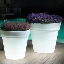 Viadurini in the Garden Lichtmöbel-Leuchtende Vase für den Außenbereich aus weißem Polyethylen Made in Italy - Taralla