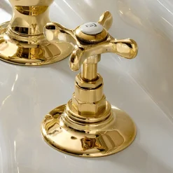 Viadurini Taps Waschbeckenarmaturen-3-Loch-Waschtischbatterie mit klassischem handgefertigtem Messingablauf - Fioretta