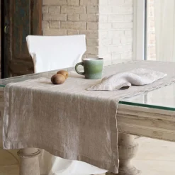 Viadurini Textile Runner-Läufer aus beigem Leinen mit luxuriöser italienischer handgefertigter Kante mit Falte - Limao