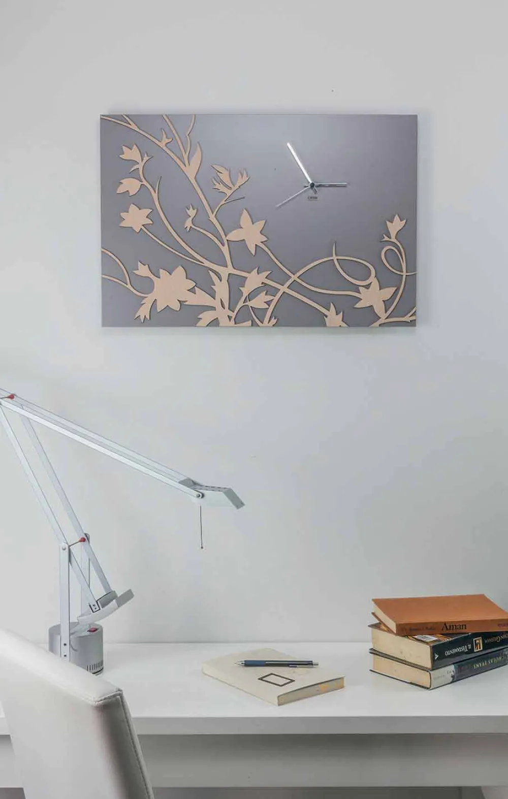 Viadurini Time Design Wanduhren-Moderne graue Wanduhr mit rechteckigem Design aus verziertem Holz - Gallium