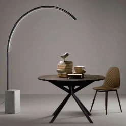 Viadurini Lighting Moderne Stehlampen-Moderne Stehlampe mit dimmbarem LED-Licht aus lackiertem Metall – Picea