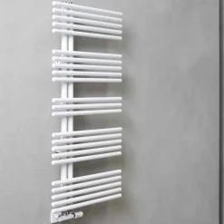 Viadurini Radiators Handtuchheizkörper Wasser-Modernes Design Wandtuchwärmer Bis zu 690 W - Pfau