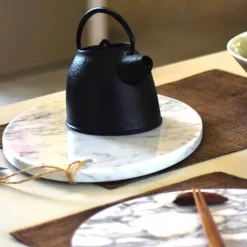 Viadurini Kitchen Küchenzubehör-Modernes ovales Schneidebrett aus weißem Carrara-Marmor Made in Italy - Masha