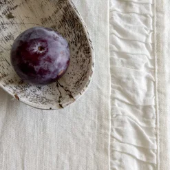 Viadurini Textile Runner-Natürlicher weißer schwerer Leinenläufer mit italienischer Luxusprägung - Limao