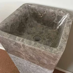 Viadurini Bathroom Steinwaschbecken-Natürliches graues Steindesign freistehendes Becken Taffy, Einzelstück