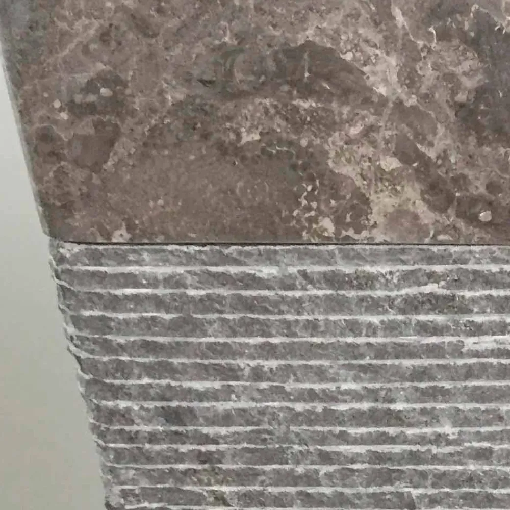 Viadurini Bathroom Steinwaschbecken-Natürliches graues Steindesign freistehendes Becken Taffy, Einzelstück