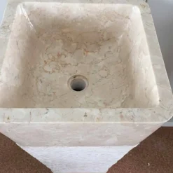 Viadurini Bathroom Steinwaschbecken-Natürliches weißes Stein freistehendes Waschbecken Robin, einzigartiges Stück Design