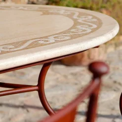 Viadurini in the Garden Gartentische Fest-Outdoor-Tisch aus Travertin mit Mosaik-Einsätzen Made in Italy - Elegant