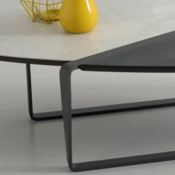 Viadurini Living Moderne Couchtische-Ovaler Wohnzimmer-Couchtisch aus Metall und zweifarbige Keramikplatte - Comacchio