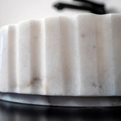 Viadurini Bathroom Steinwaschbecken-Ovales Aufsatzwaschbecken für das Badezimmer aus weißem Marmor – Cunzit