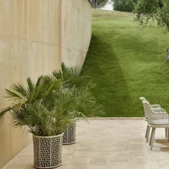 Varaschin Gartenideen-Pflanzgefäß mit Aluminiumstruktur und beigem Geflecht - Emma von