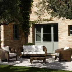 Viadurini in the Garden Garten Lounge Set-Polyrattan Wohnzimmer Marke REHAU in verschiedenen Ausführungen und weißen Kissen - Madness