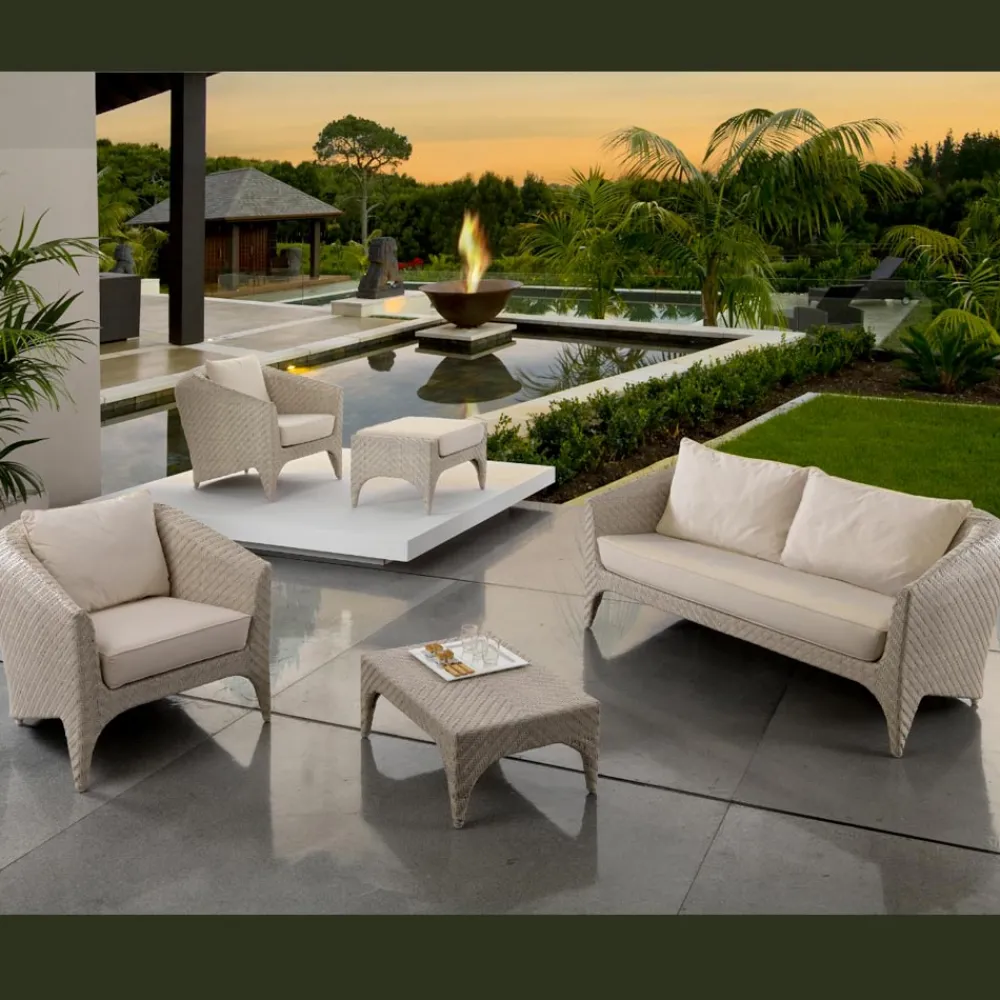 Viadurini in the Garden Garten Lounge Set-Polyrattan Wohnzimmer Marke REHAU in verschiedenen Ausführungen und weißen Kissen - Madness