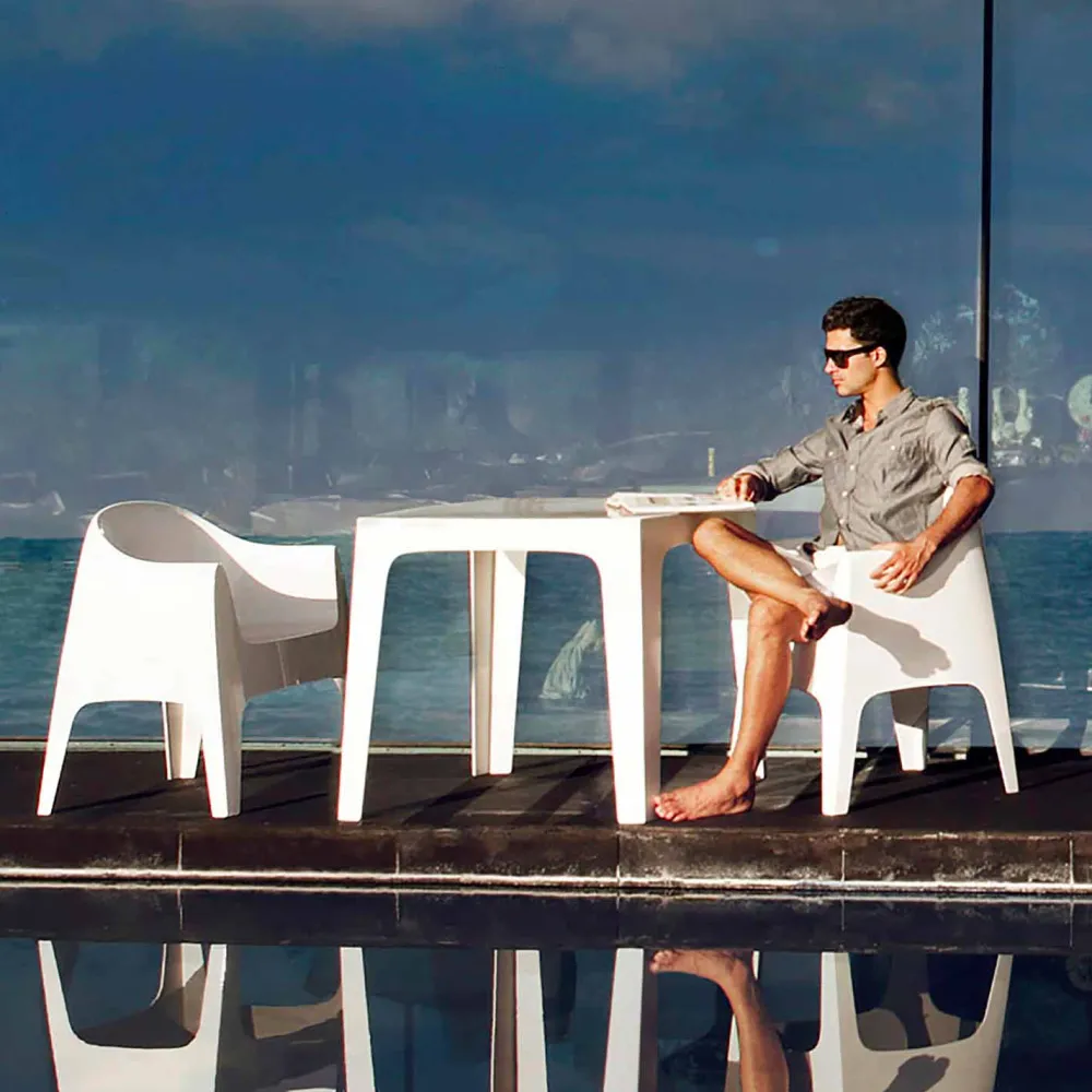 Vondom Gartentische Fest-Quadratischer Outdoor-Tisch Solid Polypropylen, modernes Design,4 Stück