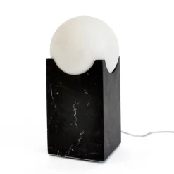 Viadurini Lighting Design Tischlampen-Rechteckige Lampe mit weißer Kugel und Marmorsockel Made in Italy - Koshi