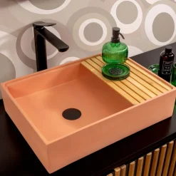 Viadurini Bathroom Beton Waschbecken-Rechteckiges Aufsatzwaschbecken aus Mali-Orange-Terrazzo – Azalee