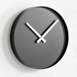 Viadurini Time Design Wanduhren-Runde Design Wanduhr aus matt lackiertem Metall - Orogio