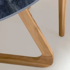 Viadurini in the Garden Gartentische Fest|Gartentische Aus Teakholz-Runder Außentisch aus ozeanblauer Keramik Made in Italy - Pegaso