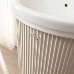 Viadurini Bathroom Badmöbel Stehend-Schrank mit zwei Türen und einem Regal mit Waschbecken, hergestellt in Italien – Candy