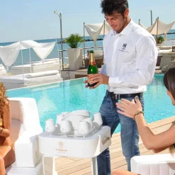 Trona Gartenideen-Schwimmende Poolbar mit Trinkbecher und Eiswürfelbehälter