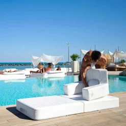Trona Stoffsessel-Schwimmendes Design Loungesofa weiß Sit in Pool Model Luxury
