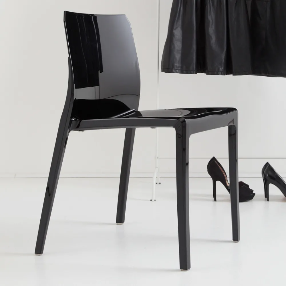 Viadurini in the Garden Gartenstühle Kunststoff-Set mit 4 Außen- und Innenstühlen aus Polypropylen in verschiedenen Farben – gebaut