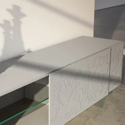 Viadurini Living Sideboards-Sideboard aus hellgrauem MDF mit Glasfüßen Made in Italy - Germena