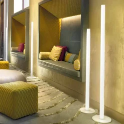 SLIDE Designer Stehlampen-Slim Flux Stehleuchte aus Methacrylat, hergestellt in Italien