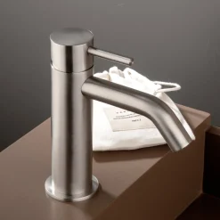 Viadurini Taps Waschbeckenarmaturen-Spültisch-Mischbatterie aus Edelstahl AISI 316L ohne Ablaufgarnitur - Artigli