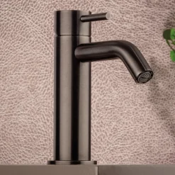 Viadurini Taps Waschbeckenarmaturen-Spültisch-Mischbatterie aus Edelstahl AISI 316L ohne Ablaufgarnitur - Artigli