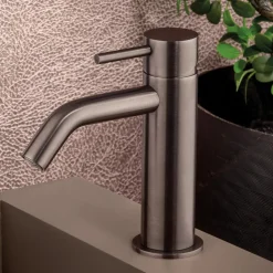 Viadurini Taps Waschbeckenarmaturen-Spültisch-Mischbatterie aus Edelstahl AISI 316L ohne Ablaufgarnitur - Artigli