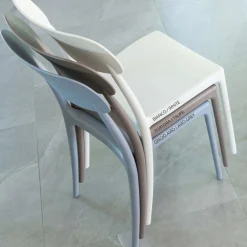 Viadurini Living Moderne Stühle-Stapelbarer Stuhl für den Innen- und Außenbereich aus Polypropylen in verschiedenen Farben - Garima