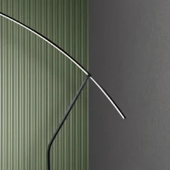 Viadurini Lighting Moderne Stehlampen-Stehlampe aus in verschiedenen Farben lackiertem Metall und dimmbarer LED – Ahorn