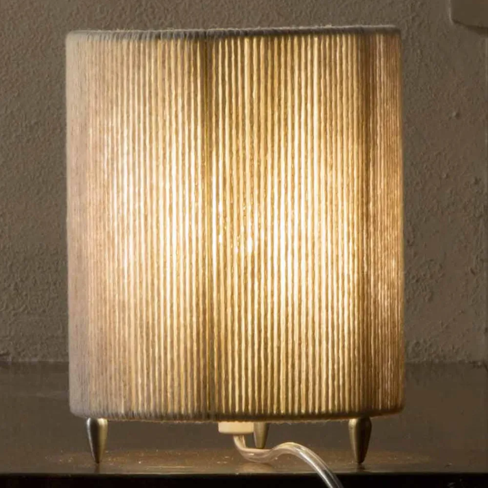 Viadurini by Sideform Moderne Stehlampen-Stehlampe aus Messing und gefärbter Wolle, hergestellt in Italien Evita