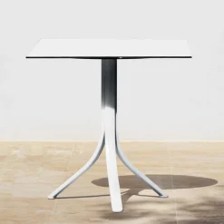 Viadurini in the Garden Garten Beistelltisch-Stehtisch im Freien mit 3 liegenden Aluminiumbeinen in 2 Ausführungen - Filomena