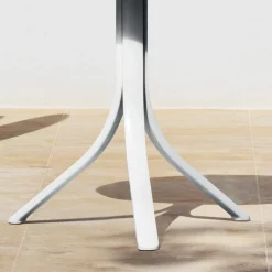 Viadurini in the Garden Garten Beistelltisch-Stehtisch im Freien mit 3 liegenden Aluminiumbeinen in 2 Ausführungen - Filomena