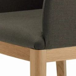 Viadurini Living Design Stühle-Stuhl mit Armlehnen mit Holzbeinen und gepolstertem Sitz, hergestellt in Italien – Bari