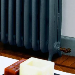 Scirocco H Heizkörper-Tiffany Retro 3-Säulen-Gusseisen-Hydraulikheizkörper von .