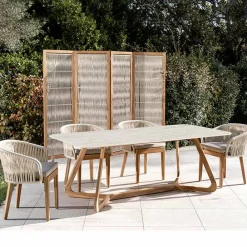 Viadurini in the Garden Gartentische Fest|Gartentische Aus Teakholz-Tisch mit Holzsockel und Keramikplatte aus Travertino Chiaro - Infinity