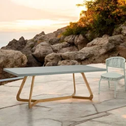 Viadurini Living Gartentische Fest|Gartentische Aus Teakholz-Tisch mit Okumè-Platte mit Mikrozement-Finish, hergestellt in Italien – Bluse
