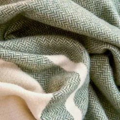 Viadurini Textile Plaid-Ultraweiches und flauschiges Plaid aus Wollmischung, hergestellt in Italien – Caldoso