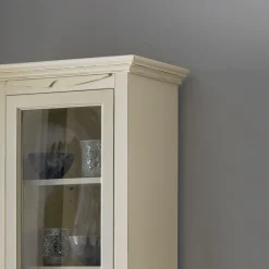 Viadurini Classic Vitrinen-Vitrine aus Holz mit patiniertem Elfenbein-Finish. Hergestellt in Italien – Fosta