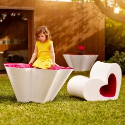 Vondom Sessel Kunststoff-Agatha Gartenstuhl aus buntem Polyethylen, modernes Design