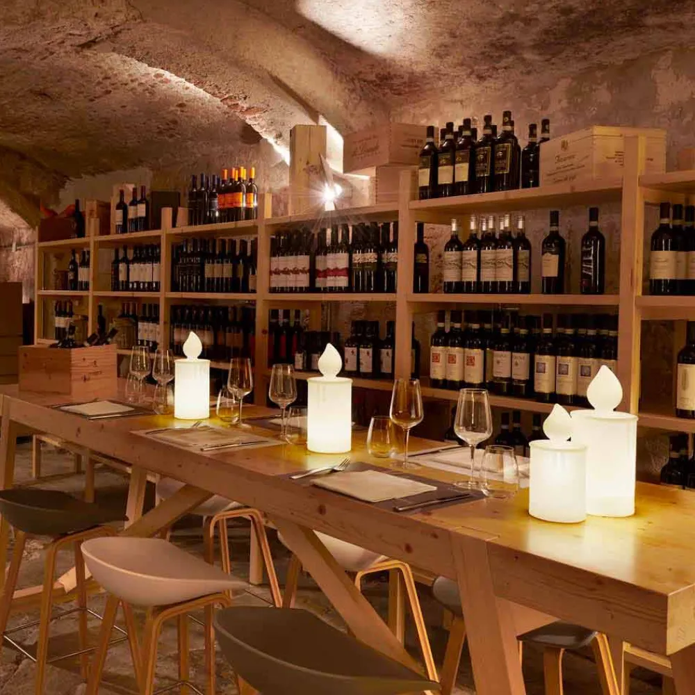 SLIDE Moderne Tischlampen-Weiß oder Rot leuchtende Kerze Tischlampe Design von - Fiammetta