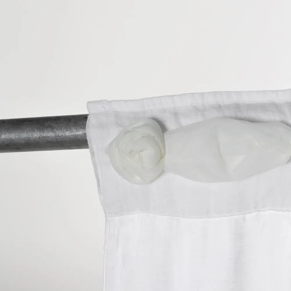 Viadurini Textile Leinenvorhänge-Weißer Leinenvorhang mit Organza und Stickerei, Design Made in Italy - Marpessa