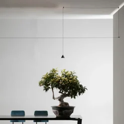 Viadurini Lighting Designer Stehlampen-Wire Stehlampe aus schwarzem Aluminium und kleinem Kegel Minimal Design - Mercado